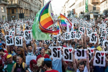 2015 in Review – “Sì” for LGBTQ equality  Milan LGBT